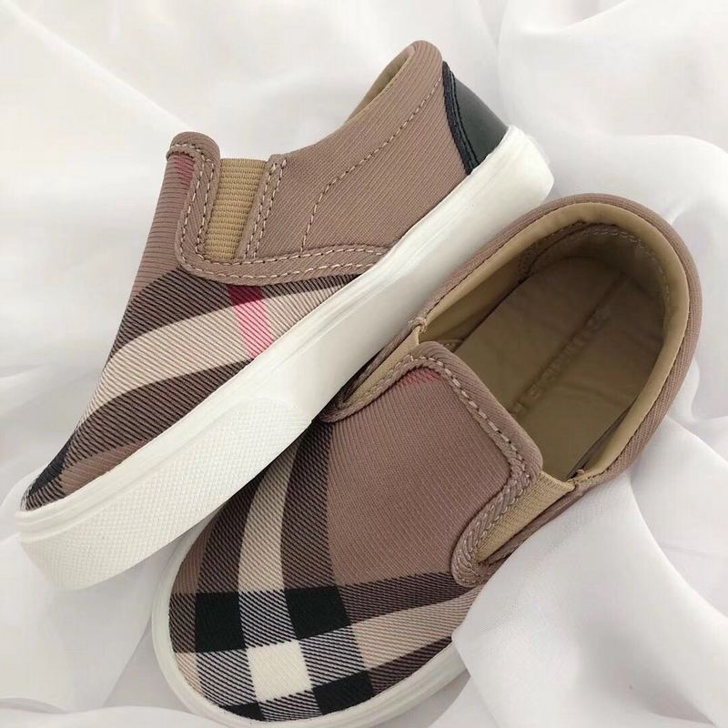 burberry slip on shoes